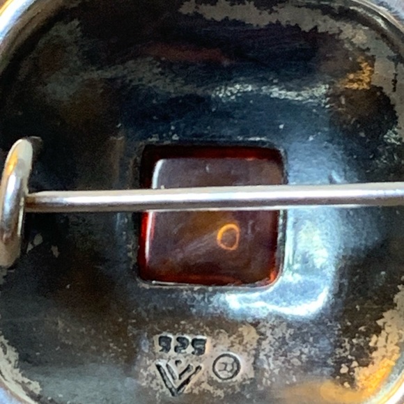 Silpada Vintage Sterling & Amber Scroll Engraved Locking Wire Earrings - Picture 4 of 14